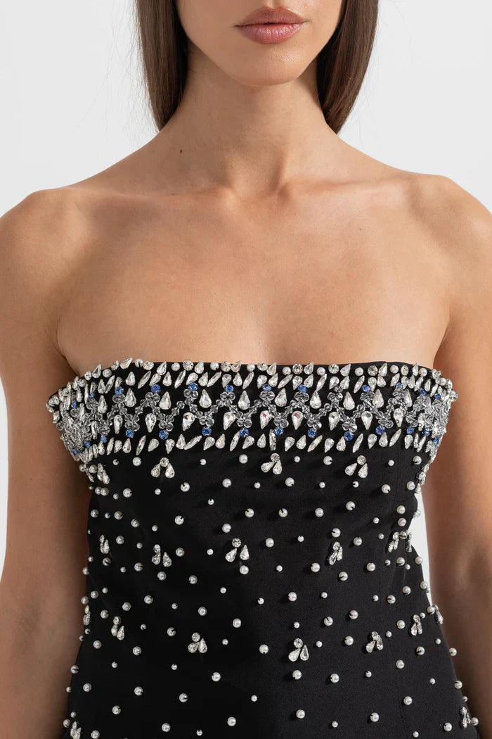Vestido com Detalhes Bordado a Mão