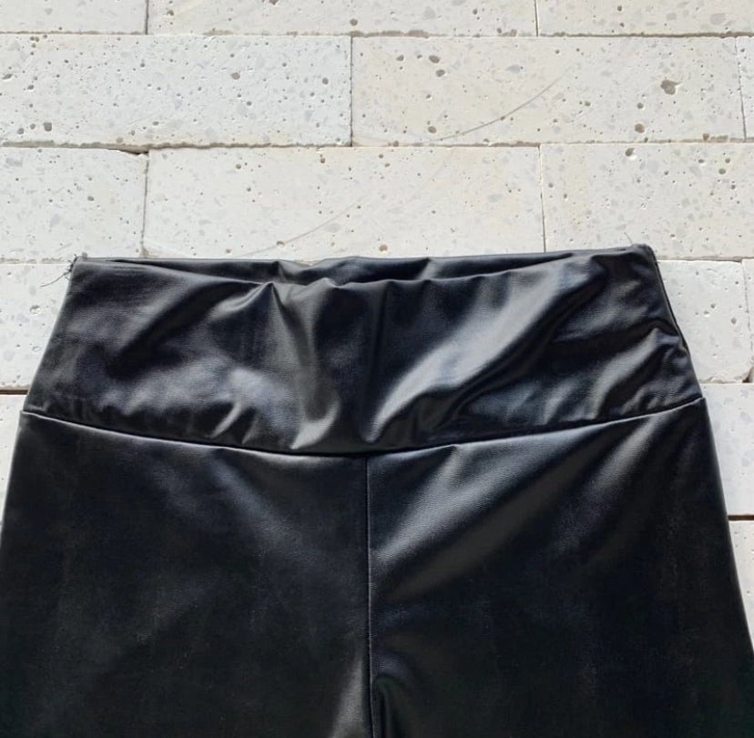 Calça Armane - Couro Térmica Peluciada