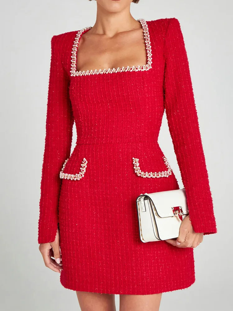 Vestido Tweed com Decote Quadrado e Detalhes Bordados