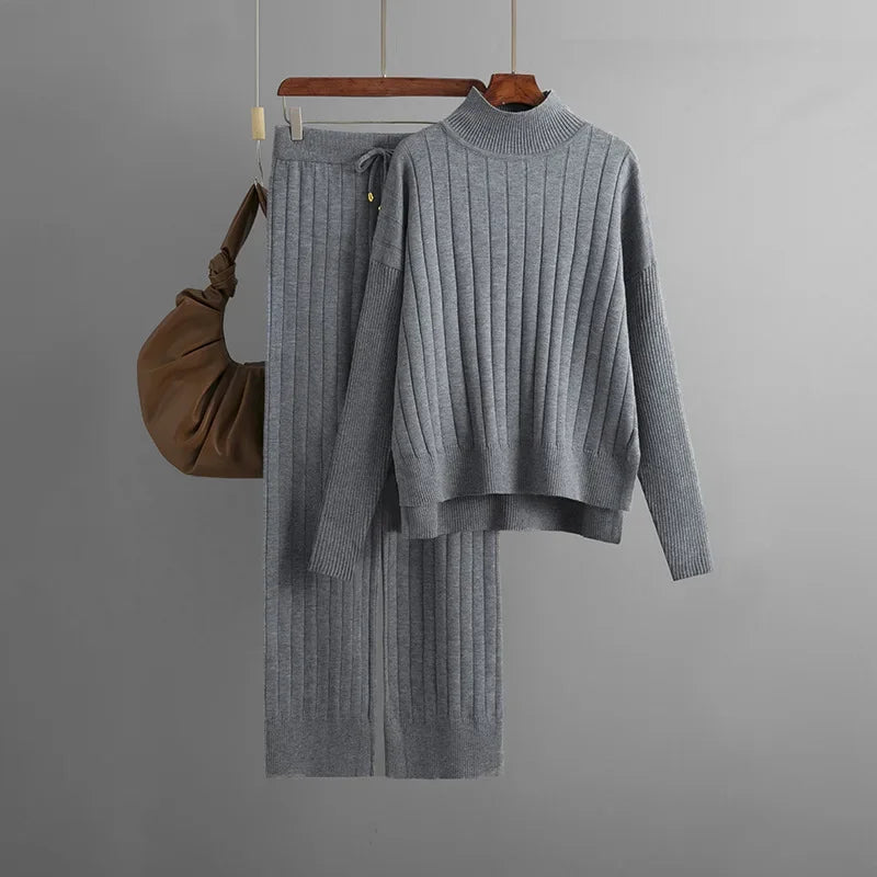 Conjunto Tricô Grosso com Blusa Gola Alta e Calça de Cintura Alta