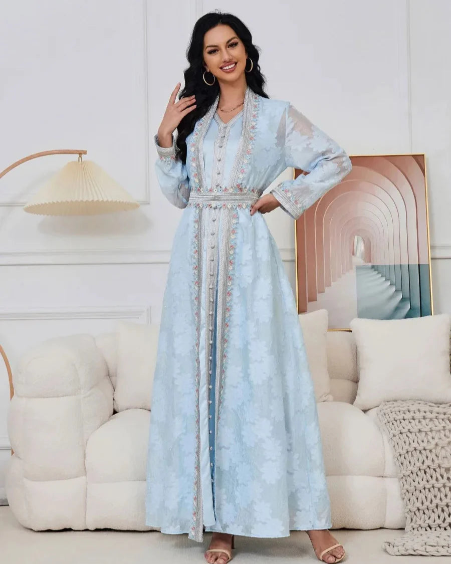 Conjunto – Vestido com Camada Externa de Elegância Sutil