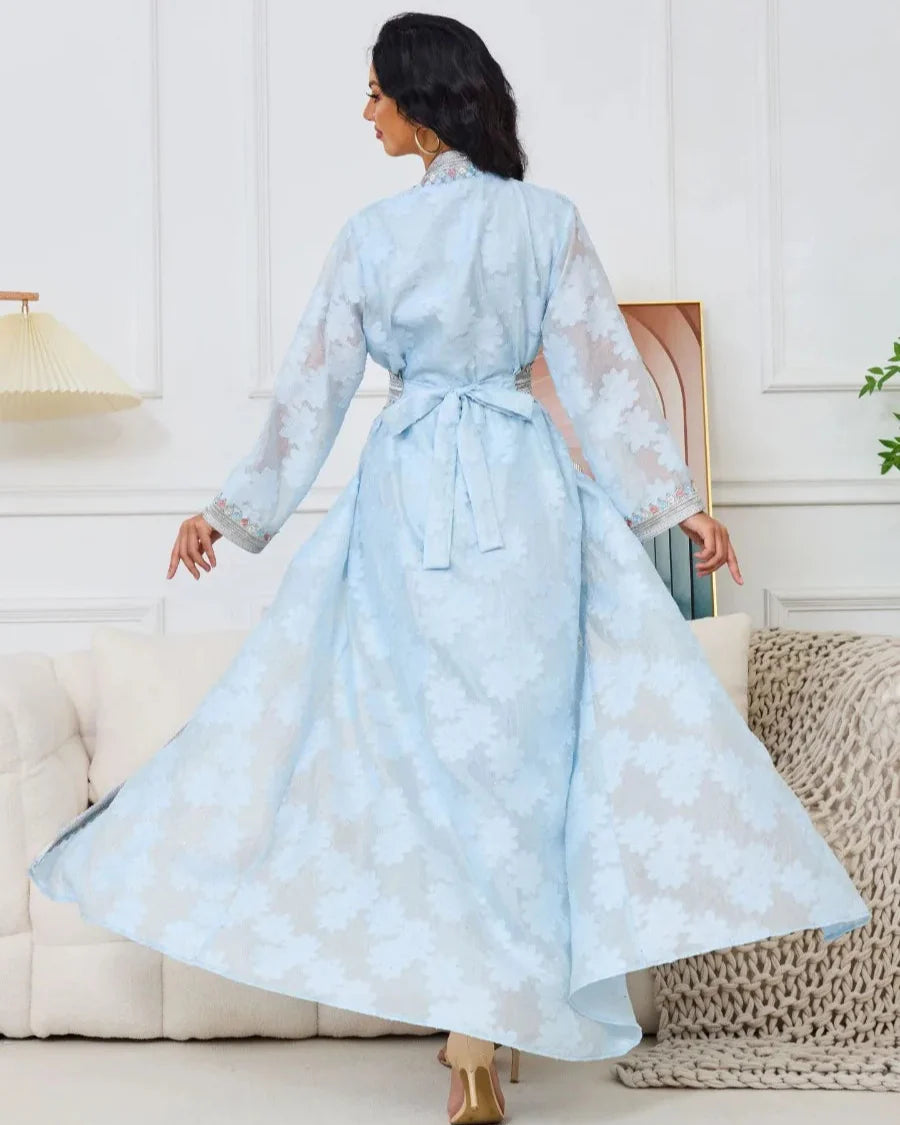 Conjunto – Vestido com Camada Externa de Elegância Sutil
