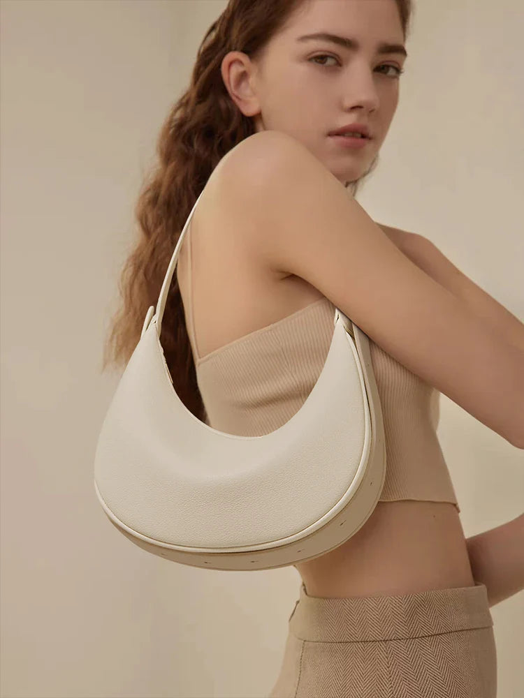 Bolsa – Modelo Meia-Lua, Estilo Crossbody, Elegante