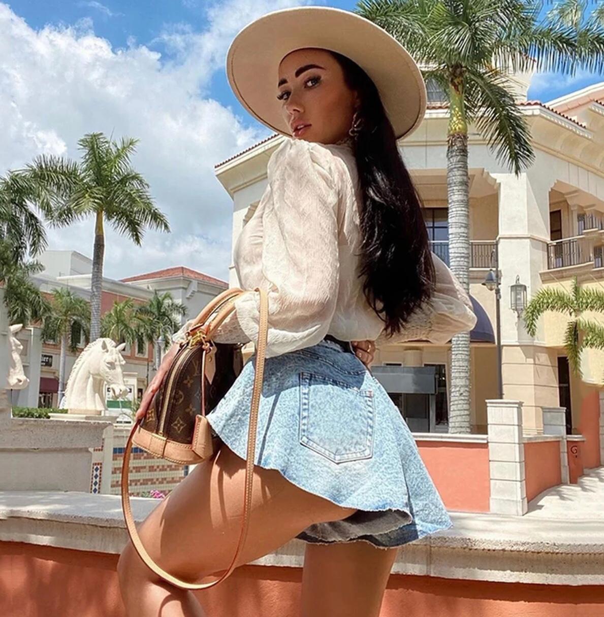 Short Carolina