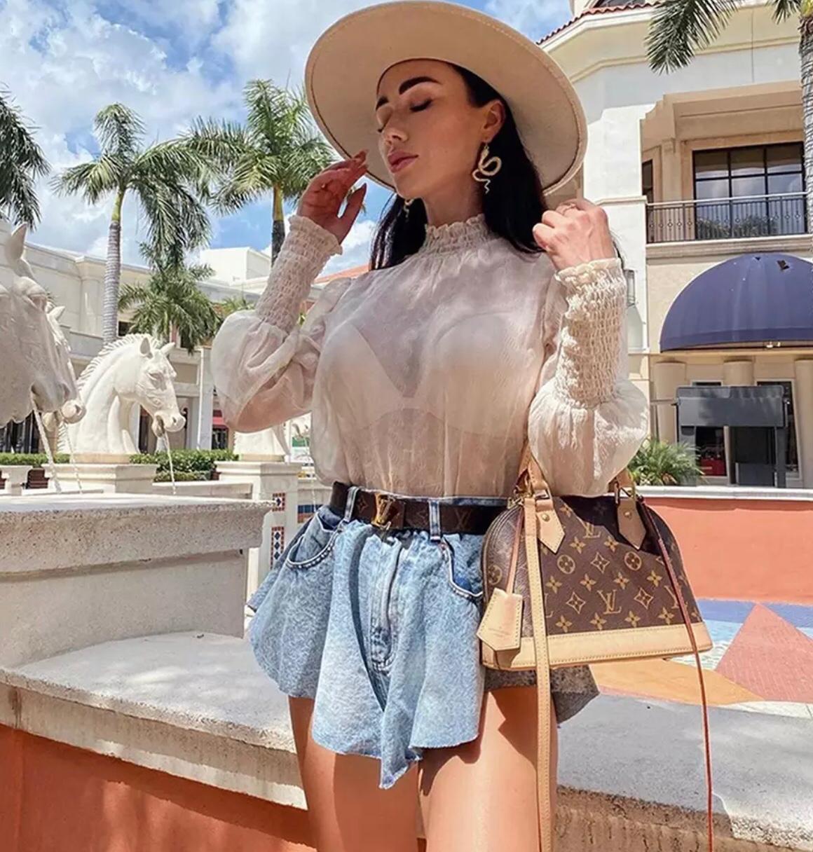 Short Carolina