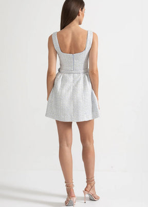 Vestido de Alça em Tweed com Cinto – Elegância e Toque Romântico