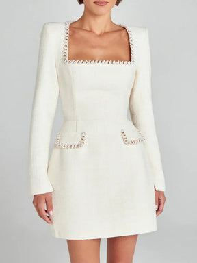 Vestido Tweed com Decote Quadrado e Detalhes Bordados
