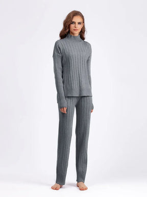 Conjunto Tricô Grosso com Blusa Gola Alta e Calça de Cintura Alta