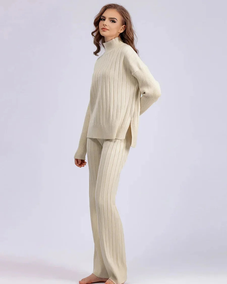 Conjunto Tricô Grosso com Blusa Gola Alta e Calça de Cintura Alta