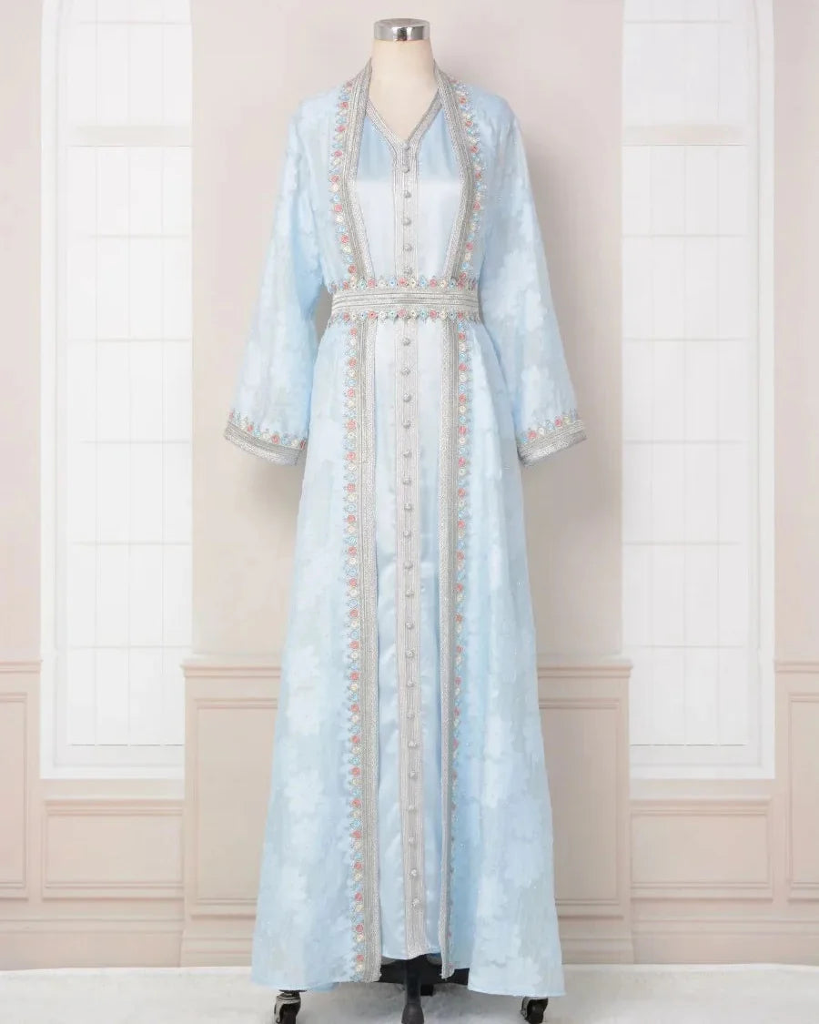 Conjunto – Vestido com Camada Externa de Elegância Sutil