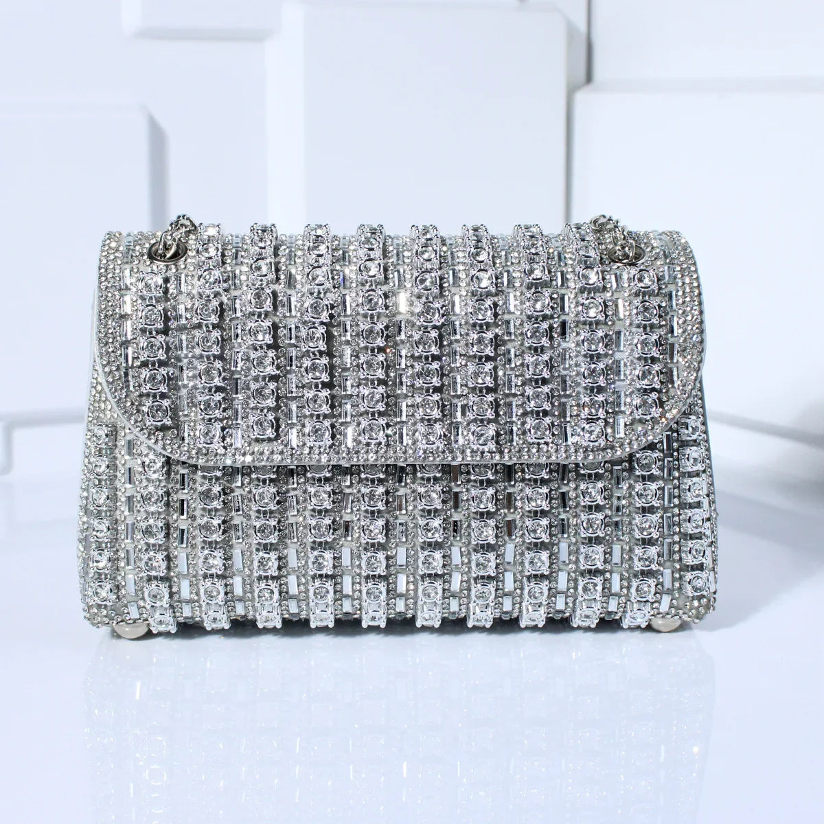 Bolsa Glamour Prateada com Brilho de Strass