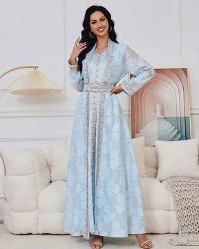 Conjunto – Vestido com Camada Externa de Elegância Sutil