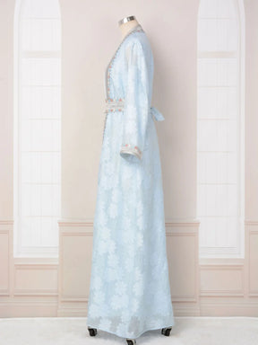 Conjunto – Vestido com Camada Externa de Elegância Sutil