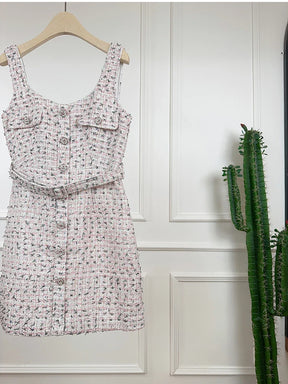 Vestido de Alça em Tweed com Cinto – Elegância e Toque Romântico