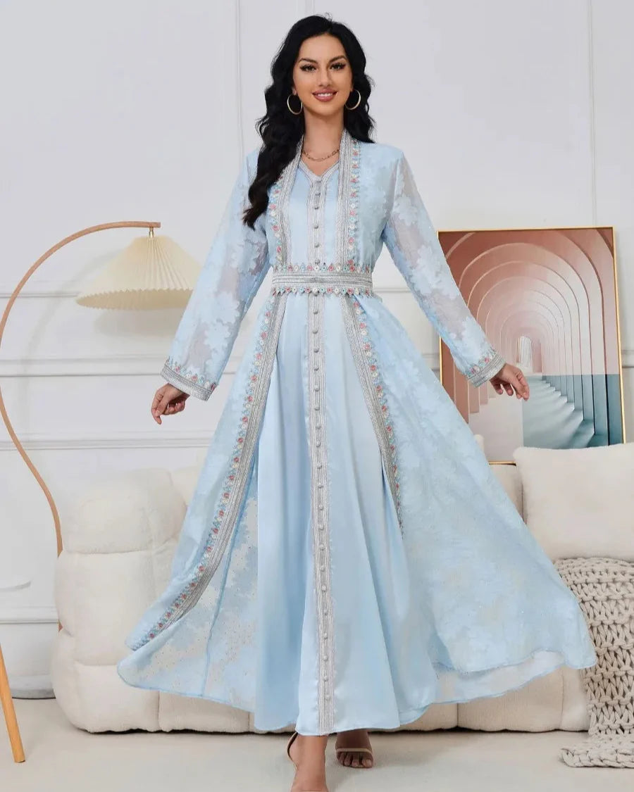 Conjunto – Vestido com Camada Externa de Elegância Sutil
